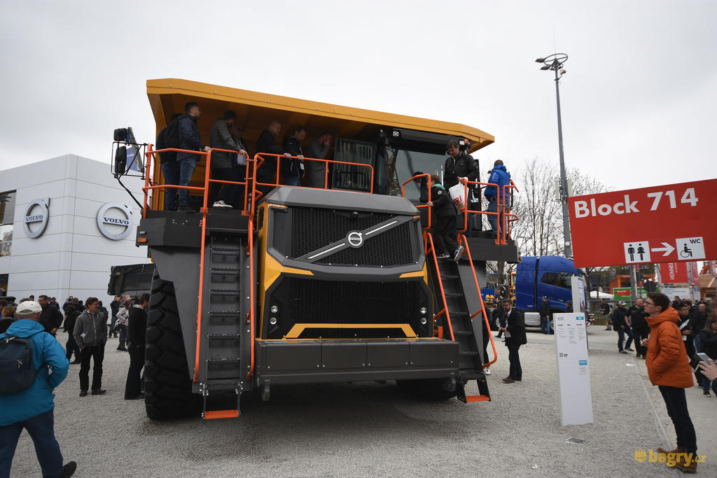 Pevný dempr Volvo R100E