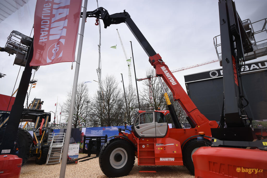 Teleskopický manipulátor Manitou MHT 12330