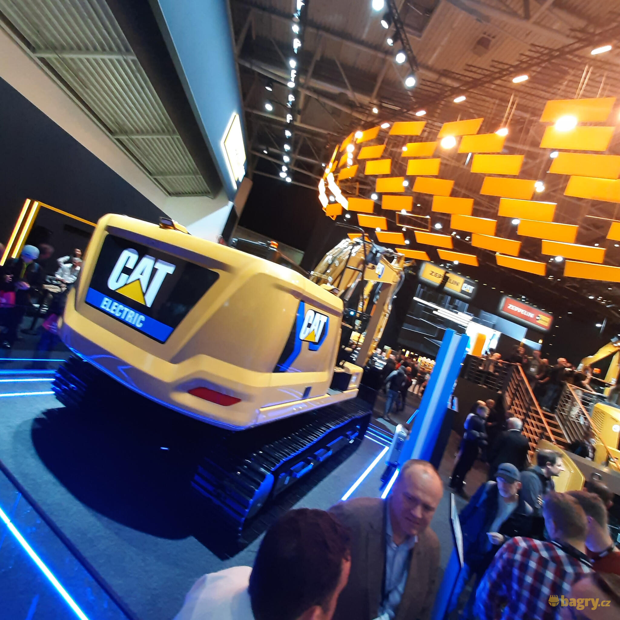 CAT 320 Electric