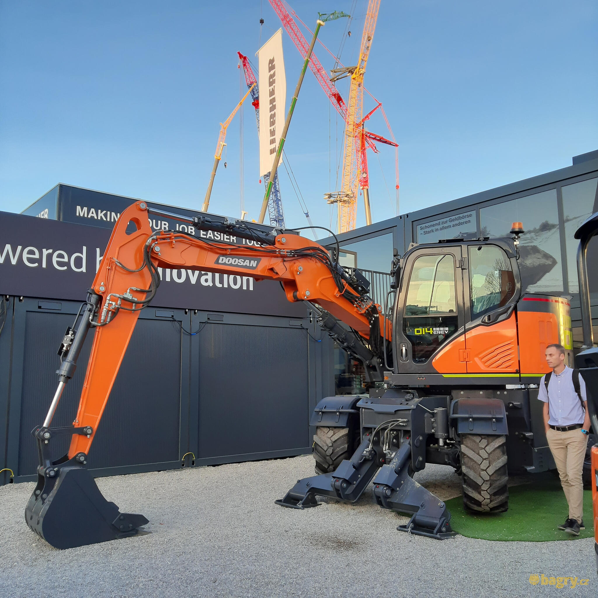 Doosan 014 EREV Electric