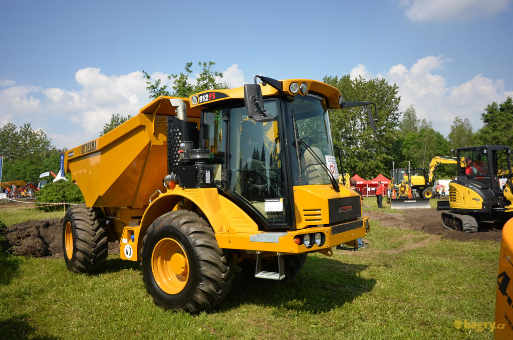 Kloubový dempr Hydrema 912FS