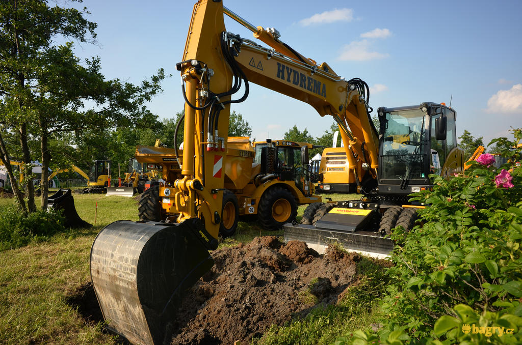 Kolové rypadlo Hydrema MX 16