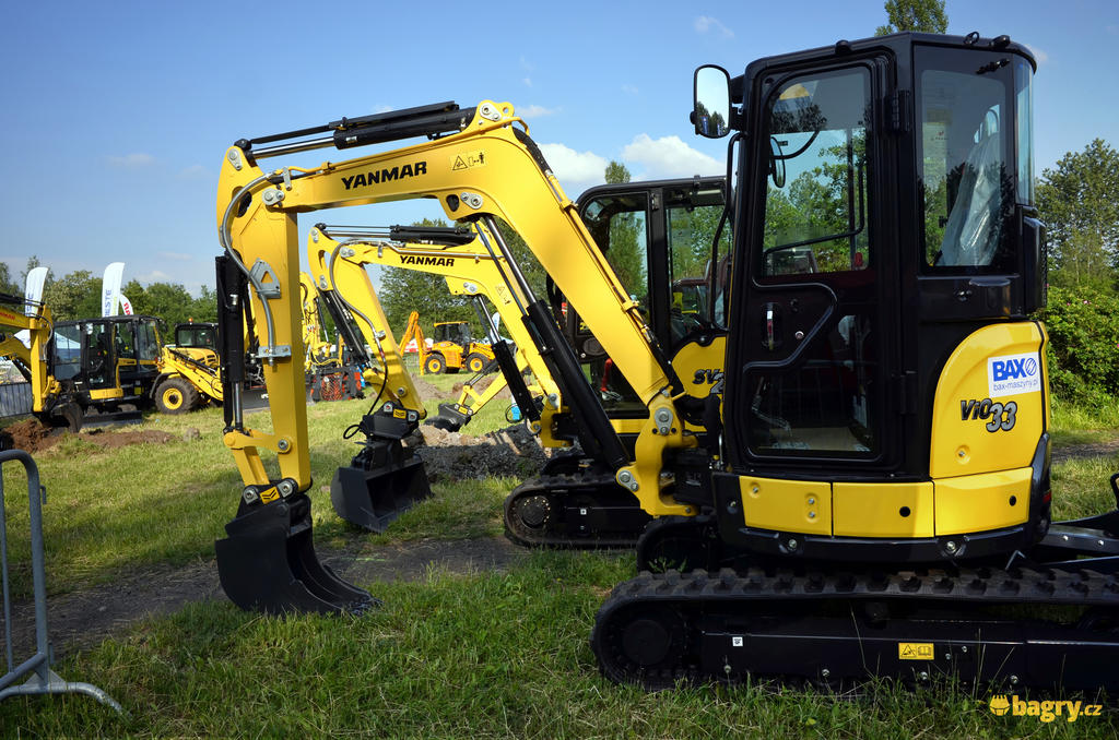 Pásová minirypadla Yanmar ViO33-6 a SV26