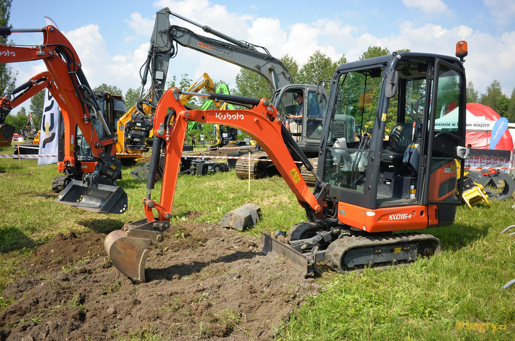 Pásové minirypadlo Kubota KX016-4
