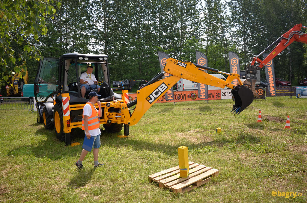 Rypadlonakladač JCB 3CX Contractor