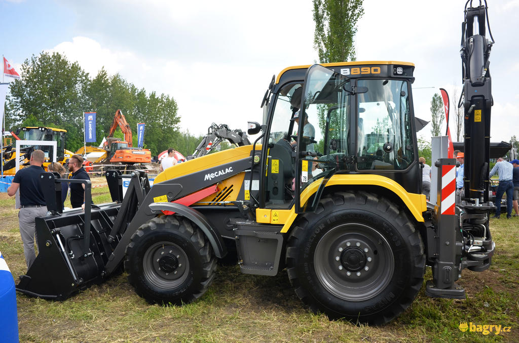 Rypadlonakladač Mecalac TLB890