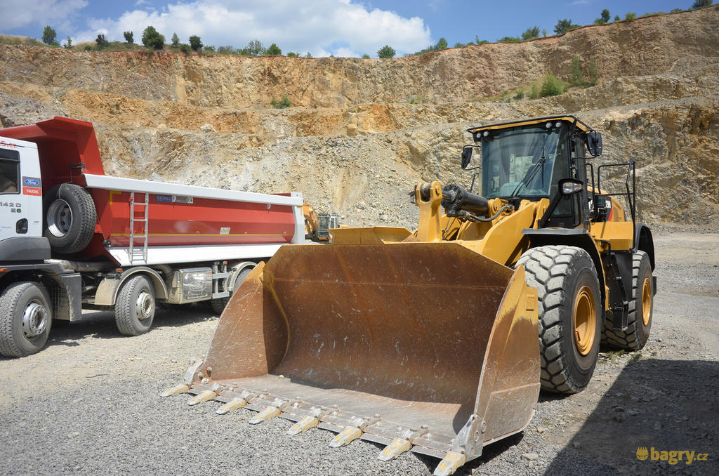 Kolový nakladač Caterpillar 972M XE