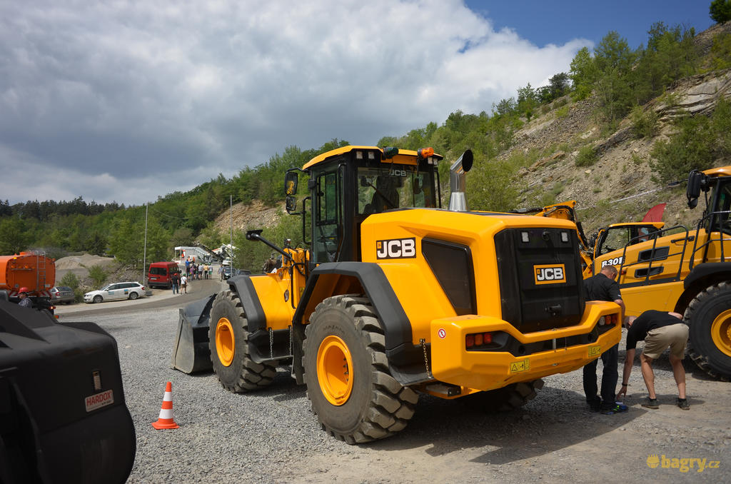 Kolový nakladač JCB 457ZX