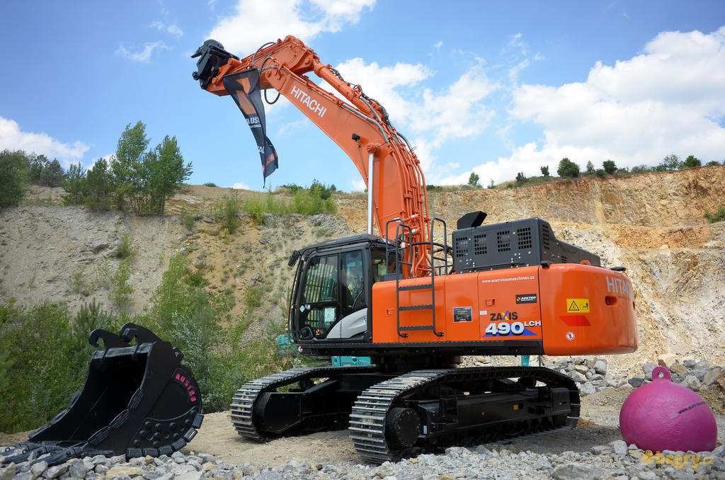 Pásové rypadlo Hitachi Zaxis 490 LCH