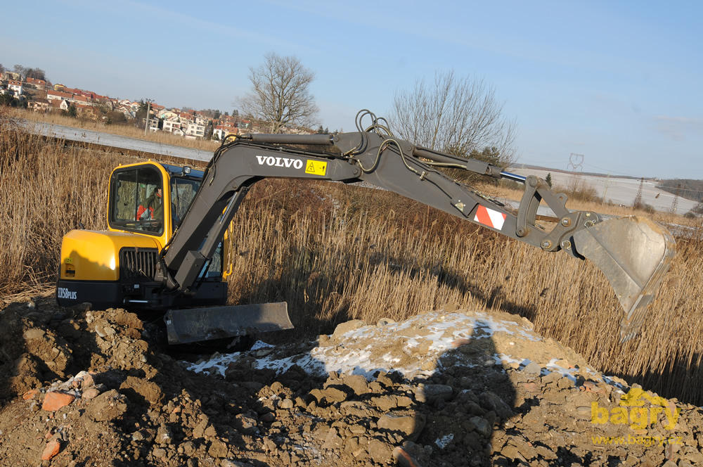 Pásové midirypadlo Volvo ECR58 Plus