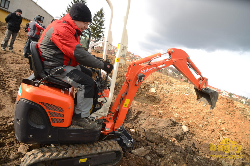 Pásové minirypadlo Kubota K008-3