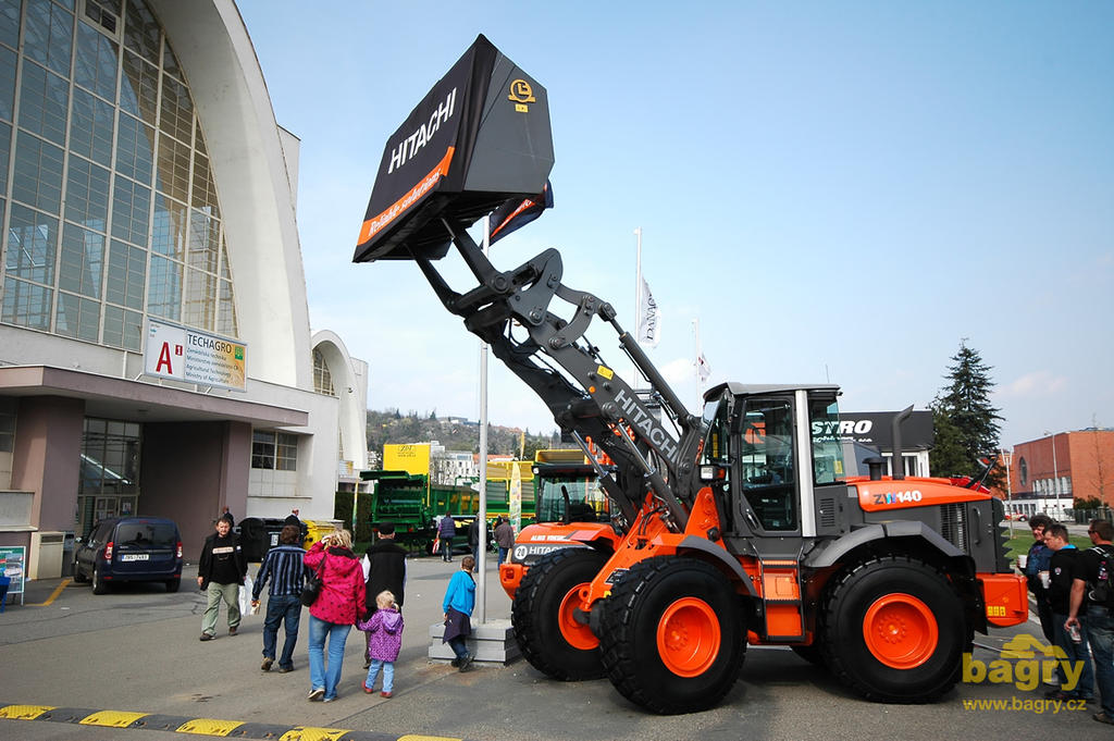 Kolový nakladač Hitachi ZW140PL