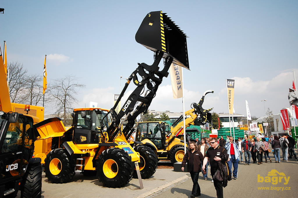 Kolový nakladač JCB 427 HT