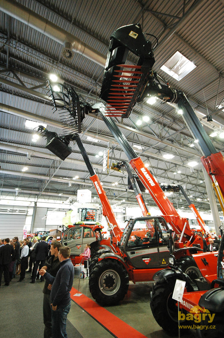 Teleskopický manipulátor Manitou MLT 845