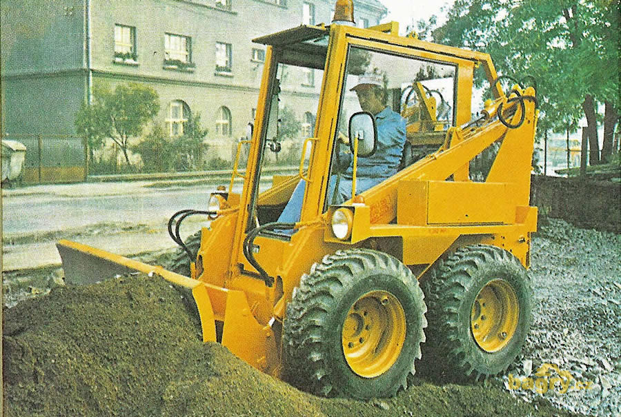 Historie nesmrtelného smykem řízeného nakladače UNC 060 / Veteráni ...