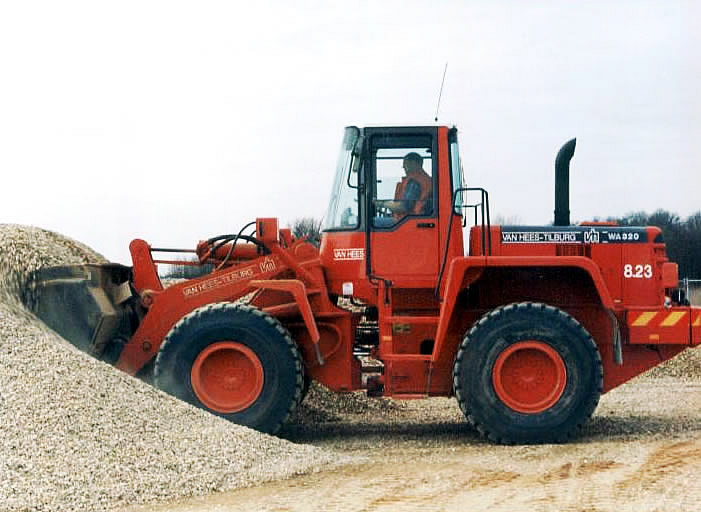 Komatsu 320-3