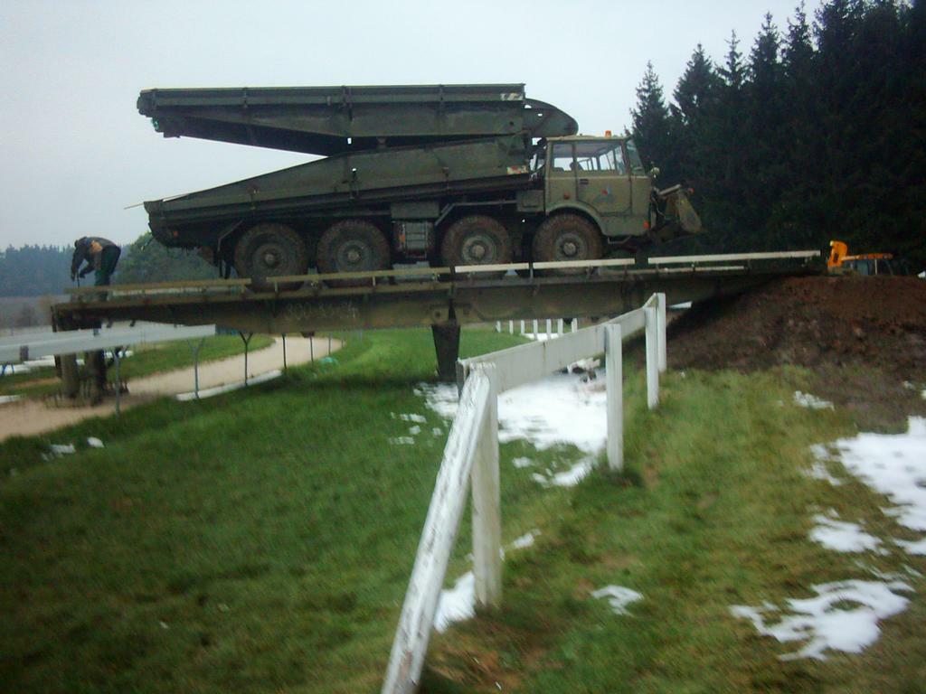 Re: TATRA 813