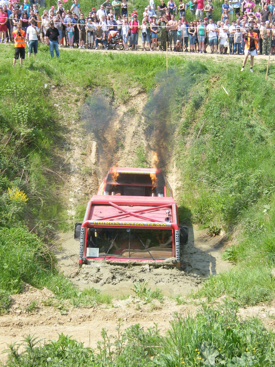 Re: TATRA 813