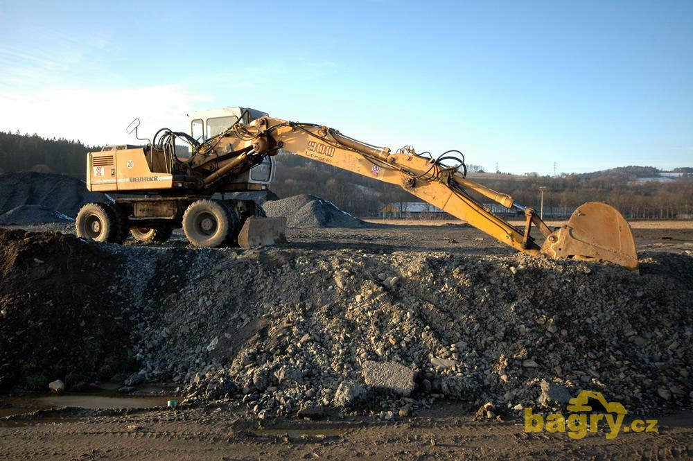 Kolové rypadlo Liebherr A 900 Litronic
