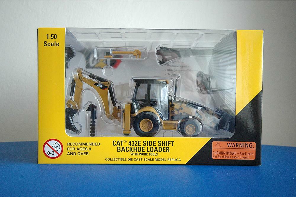 Dobročinná aukce modelu č. 3 (Caterpillar 432E)