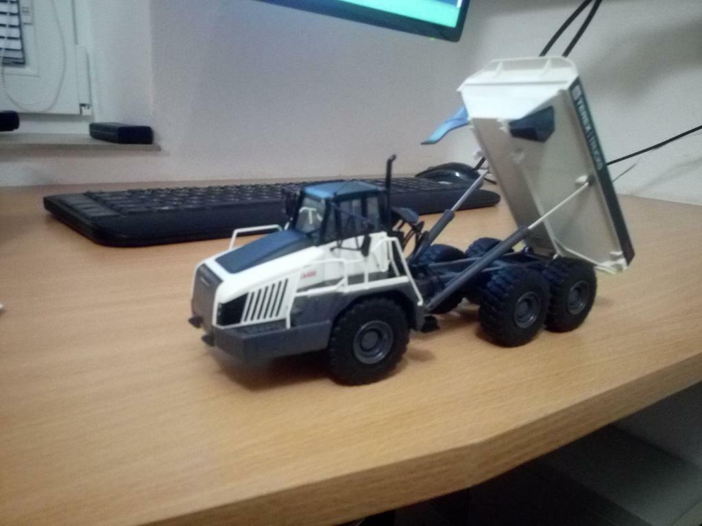 Prodam model terex TA400