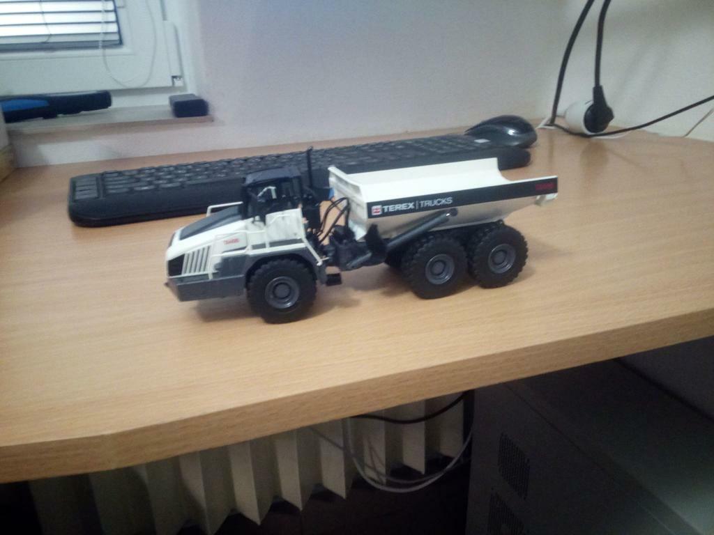 Prodam model terex TA400