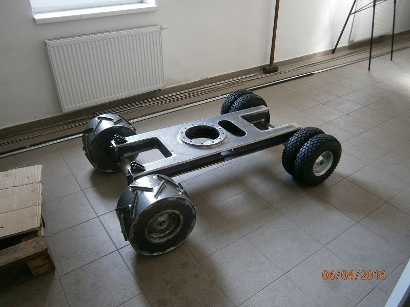 XXL RC MODEL bagr BRØYT X 30 v měřítku 1:3