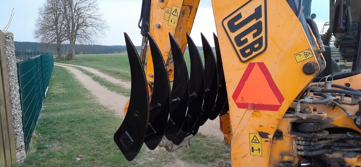 Re: Drapák na JCB3cx