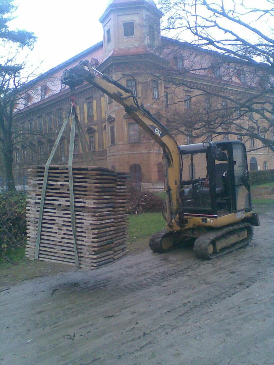 Re:  Hák na minibagru Cat 302,5