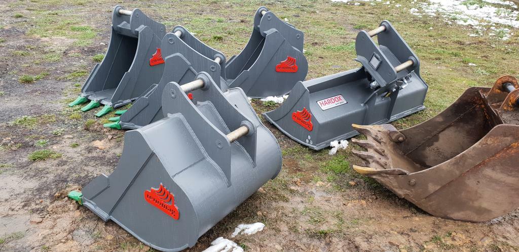 Re:   Naklapeci svahovka JCB 3 cx