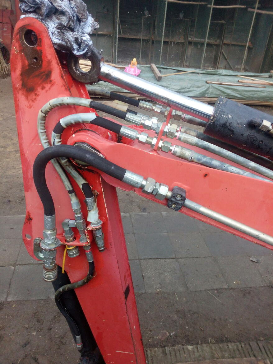 Přídavné hydraulické zařízení