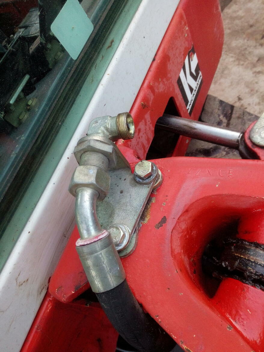 Přídavné hydraulické zařízení