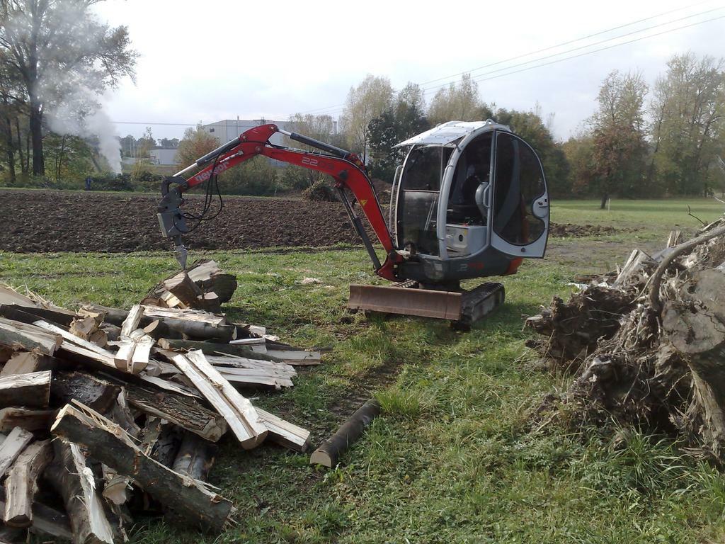 Re: Průtok a tlak na Takeuchi TB015