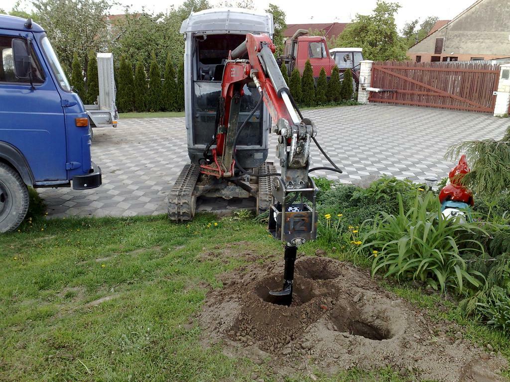 Re: Průtok a tlak na Takeuchi TB015