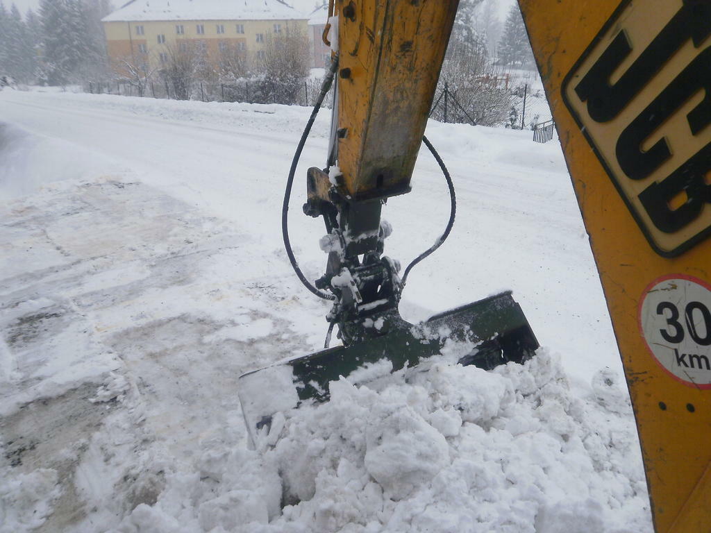 Re: Svahová lopata pro traktorbagr JCB