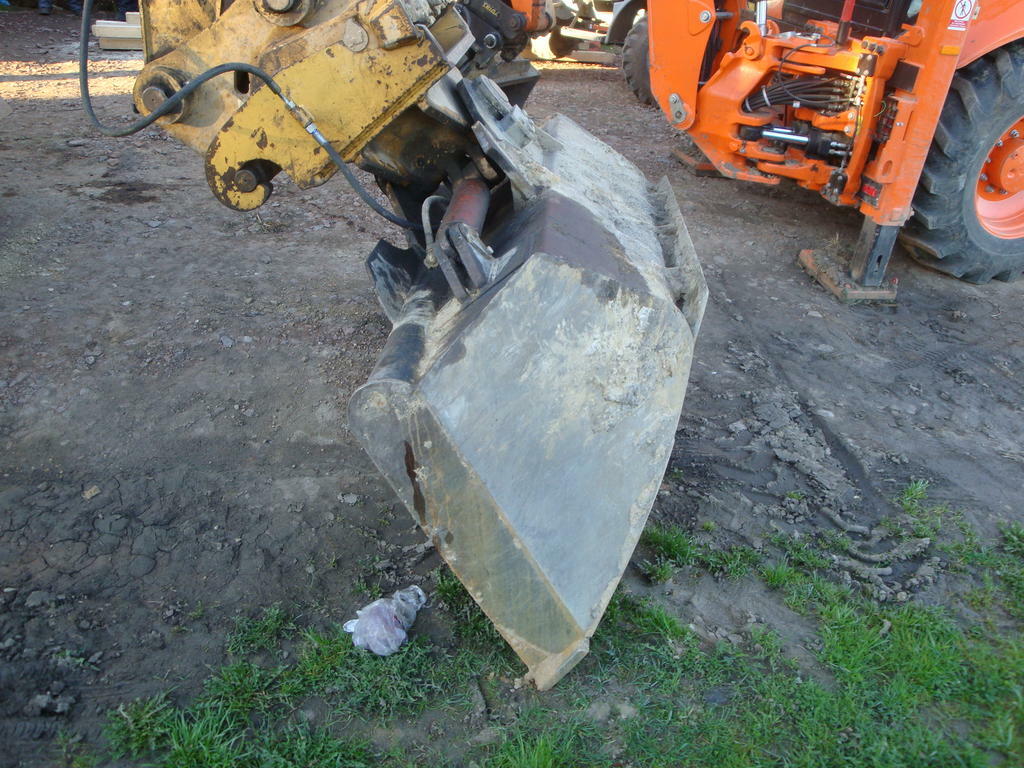 Re: Svahová lopata pro traktorbagr JCB