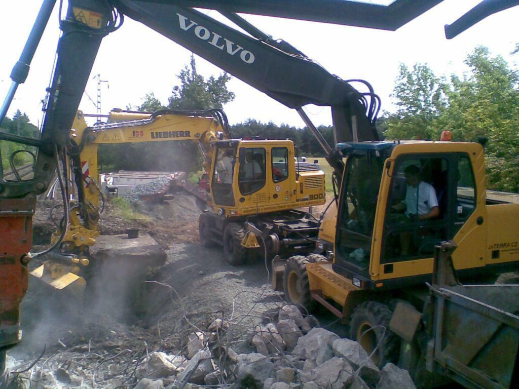 Liebherr a Volvo