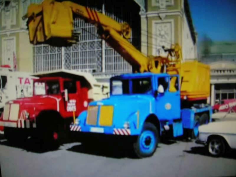 T 111 s lanovým bagrem