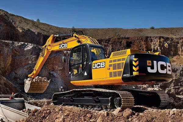 Jak si vedou větší JCB, nesedí tady na nich někdo?