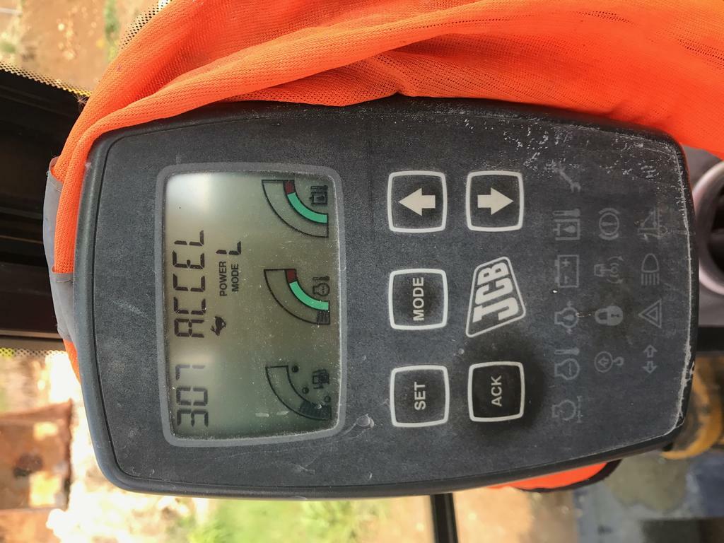 JCB8080 chyba 307 ACCEL 