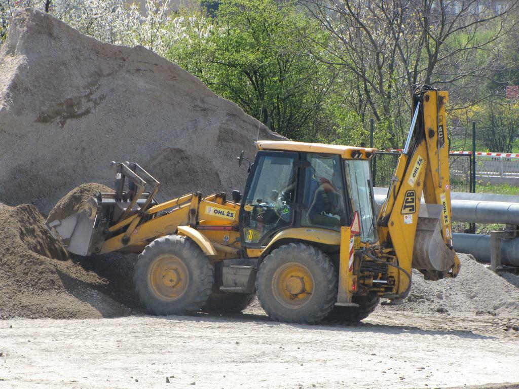 Re: jcb 4cx