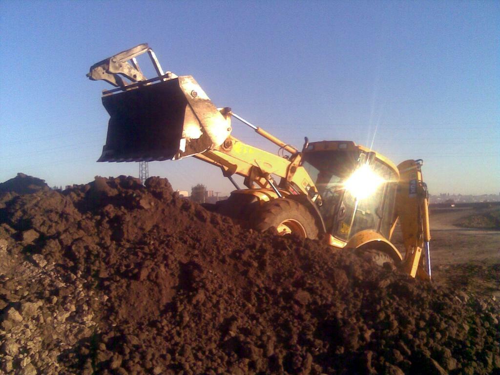 Re: jcb 4cx