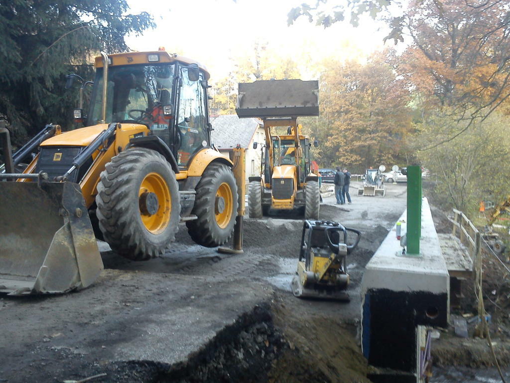 Re: jcb 4cx