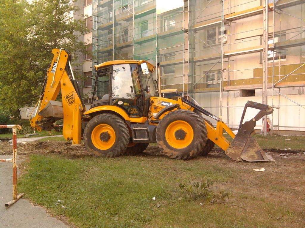 Re: jcb 4cx