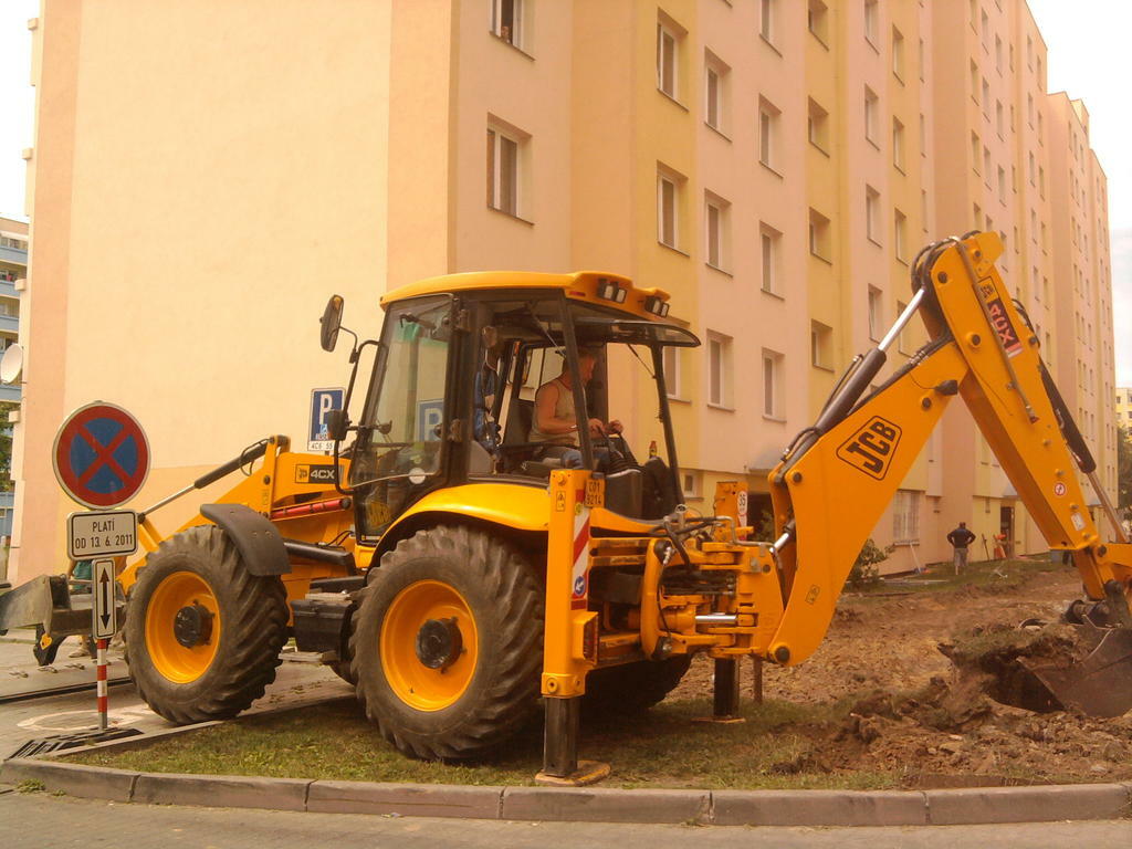 Re: jcb 4cx