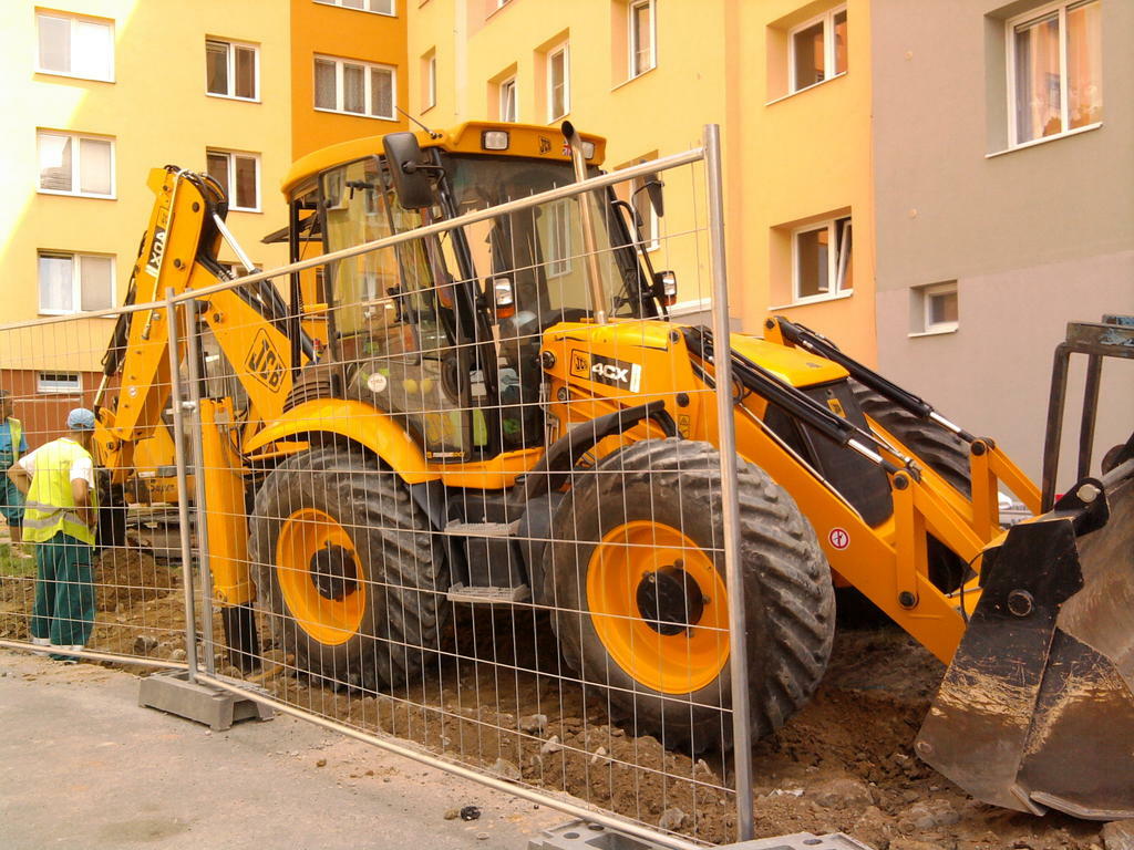Re: jcb 4cx