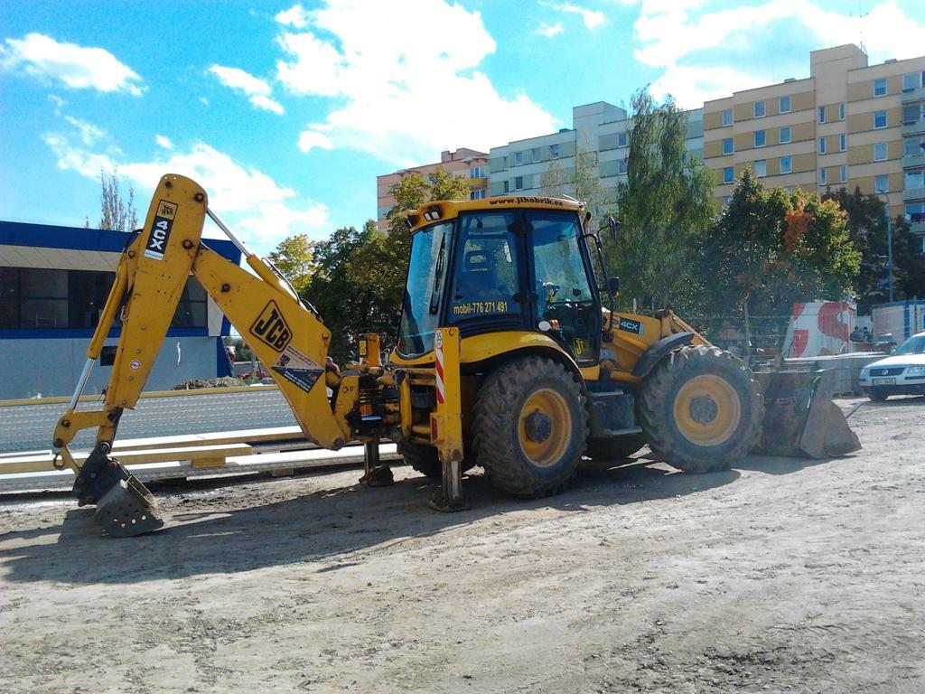 Re: jcb 4cx