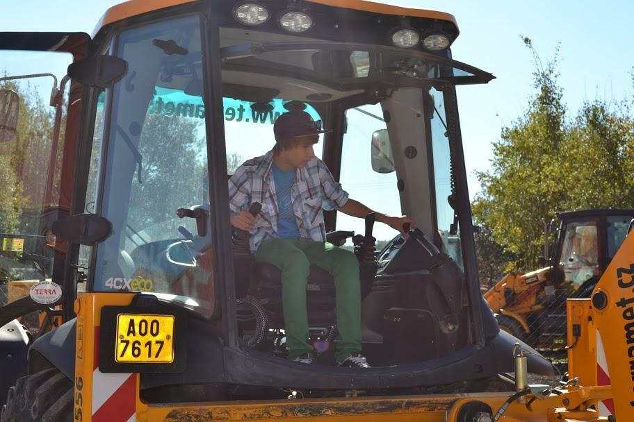 Re: jcb 4cx