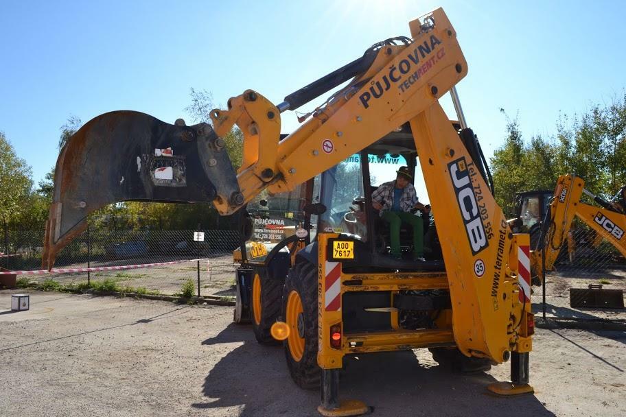 Re: jcb 4cx