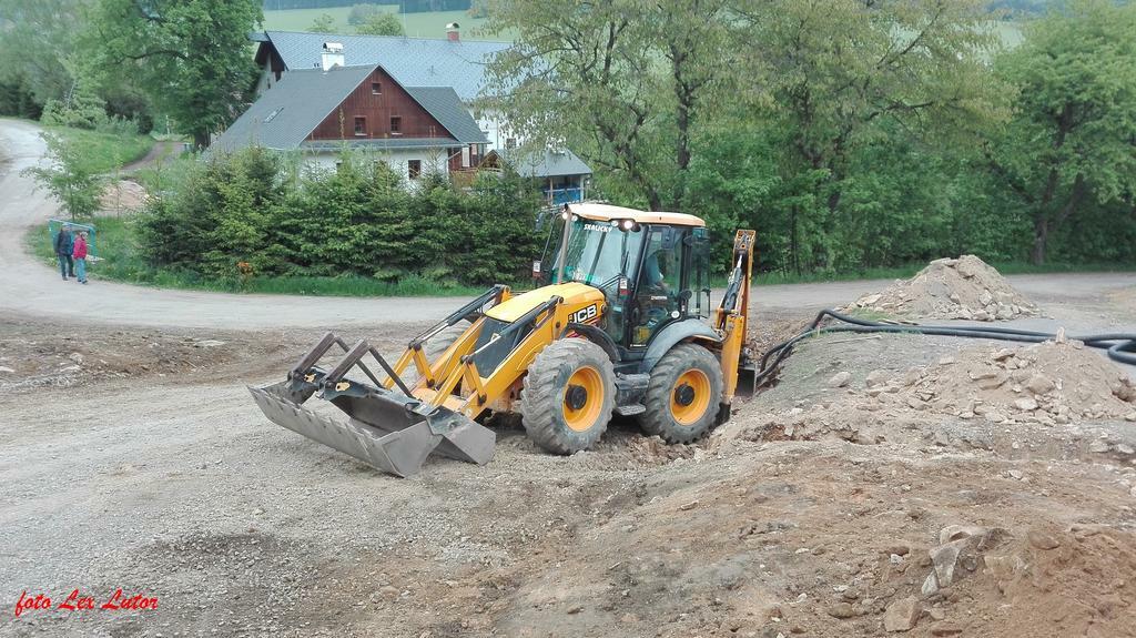 Re: jcb 4cx